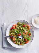 Linguini mit Garnelen, Kirschtomaten und Brokkoli-Pesto