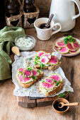 Watermelon radish toasts with herby cream cheese
