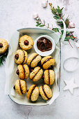 Hazelnut biscuits with nougat
