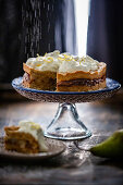 Crumbly pear cake