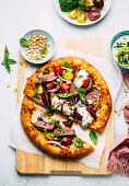 Pizza mit Lamm und Tzatziki