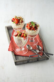 Erdbeer-Trifle mit Kokos-Quark-Mousse