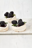Blackberry meringue tartlet
