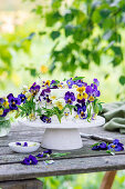 Buttercream cake with violas