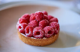 Individual raspberry tarts