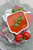 Vegetable broth from tomatoes