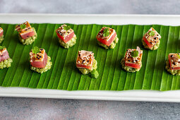 Tuna cubes with wasabi