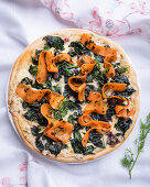 Vegane Seetang-Pizza und Karotten-'Lachs'