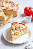 Turkey and tomato tart with mozzarella cheese