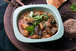 Vegan eggplant and tomato curry (Pakistan)