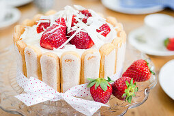 Strawberry-Mascarpone-Charlotte