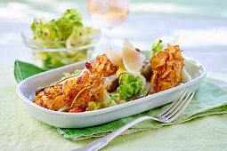 Hähnchen in Cornflakes-Panade mit Salat