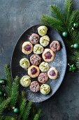 Thumbprint Cookies mit Vanille, Schokolade und Matcha