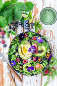 Avocado berry salad