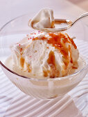 Ile Flottante (Floating island-ice cream dumpling on vanilla sauce) with caramel
