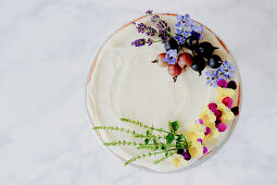 Festive cake with yogurt and jostaberries