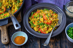 Fried curried rice with chicken and veggies
