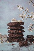 Chocolate cookies with mascarpone