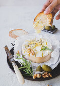 Baked camembert with bread