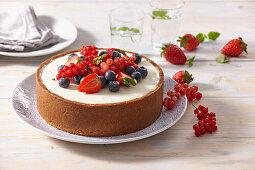 Summer cheesecake with berries