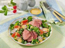 Watercress salad with rump steak tagliata