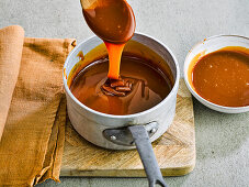 Caramel sauce