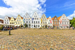 Marktplatz und Fachwerkhäuser, 'Klein Amsterdam des Nordens', Friedrichstadt, Nordfriesland, Schleswig-Holstein, Deutschland