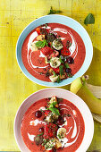 Smoothie-Bowl mit Amaranth-Gremolata