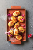 Madeleines mit Ceylon-Teesirup