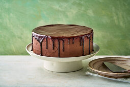 Klassischer Chocolate Drip Cake