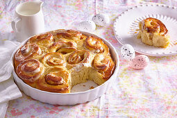 Yeast buns with orange marmalade for Easter