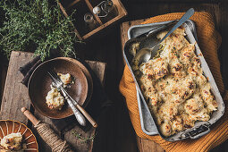 Cauliflower cheese-topped dish