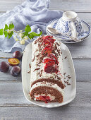 Mascarpone cake roll with plums