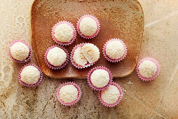 Sugar-free coconut bites