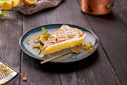 Lemon pie with meringue