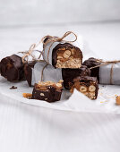 Homemade vegan Snickers with date caramel
