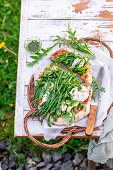 Asparagus pinsa with mozzarella and rocket