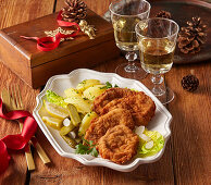 Schweineschnitzel mit Kartoffeln zu Weihnachten