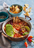 Sopa Azteca (maxikanische Tortillasuppe)