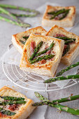 Puff pastry with asparagus, prosciutto and parmesan cheese