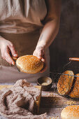 Slicing hamburger bun