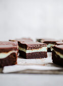 Minz-Brownies mit Schokoladen-Ganache