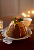 Brandy-Pudding mit Butterscotch-Sauce