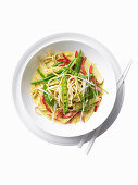 Curry-Pot-Noodles mit Gemüse