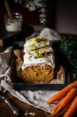 Carrot Cake mit Cream Cheese Frosting