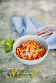 Penne with tomato sauce and garlic