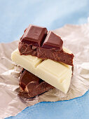 White and brown chocolate pieces