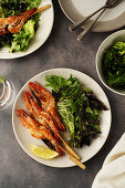 Baked prawns with salad