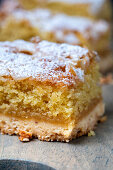 Glutenfreie Zitronen-Bakewell-Schnitte