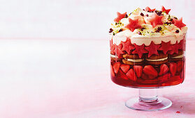 Rosé watermelon trifle with ginger cookies